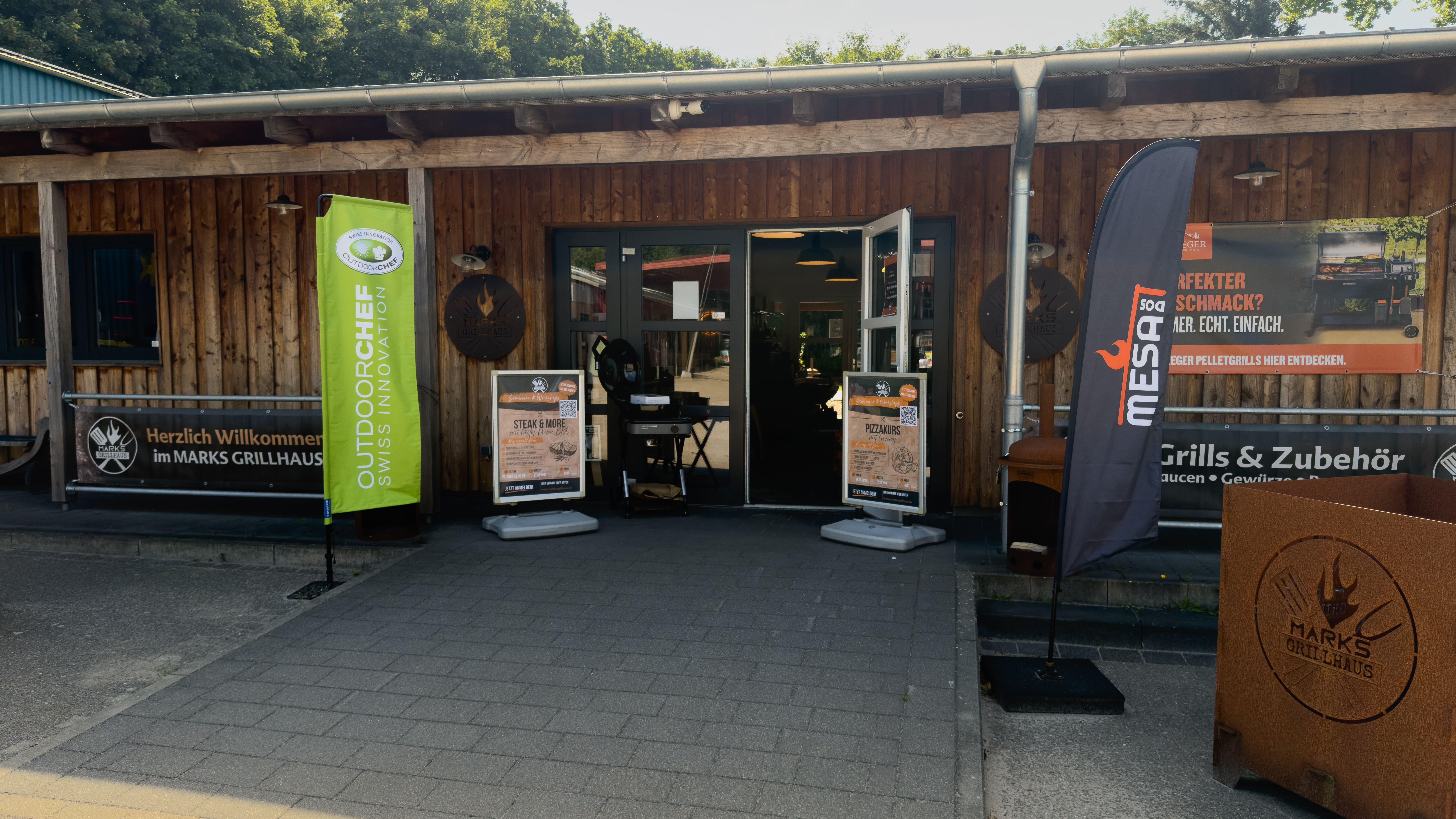 Showroom Eingang MARKS Grillhaus Schleswig